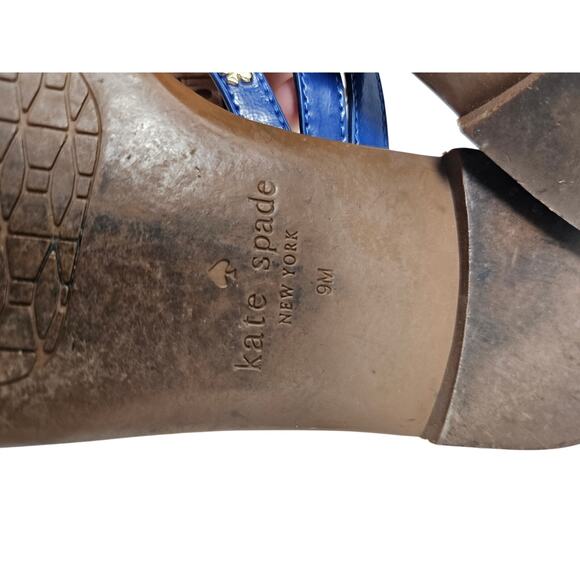 Kate Spade New York 9 Carol Sandal Blue Patent Leather T Strap Thong Preppy - Picture 4 of 5